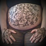 Pre-Natal  Henna Maternity Photo Shoot