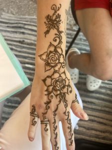 HENNA ROSES Clearwater FL Pier 60 Henna Artist Jennifer Montgomery of CrazyFaces Face Painting and Body Art Philadelphia-Clearwater_ Tampa Bay- Key West 610.764.0853
